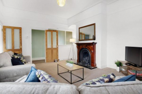 Terrace View Home in South Shields, Sleeps 7